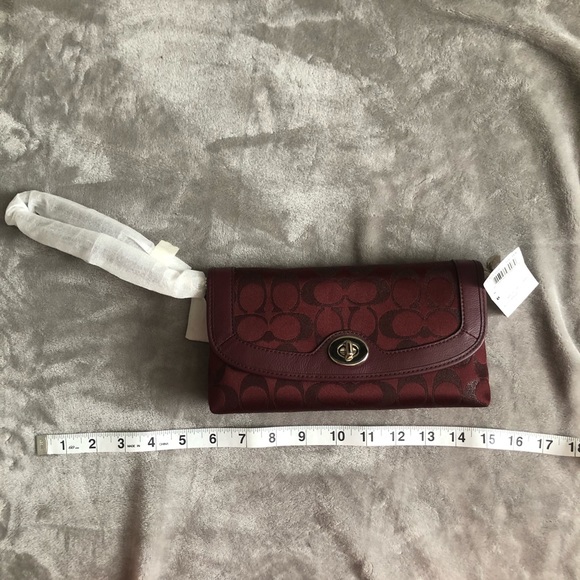 COACH WRISTLET CLUTCH PURSE - Picture 5 of 6